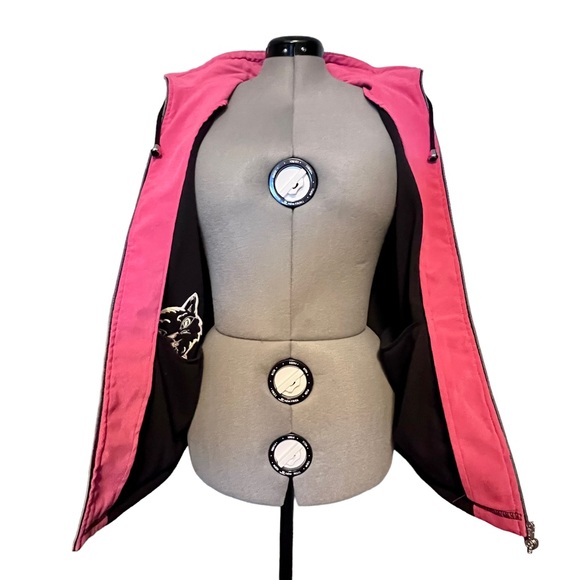 Alia Cat Appliqué Vest - Picture 4 of 8